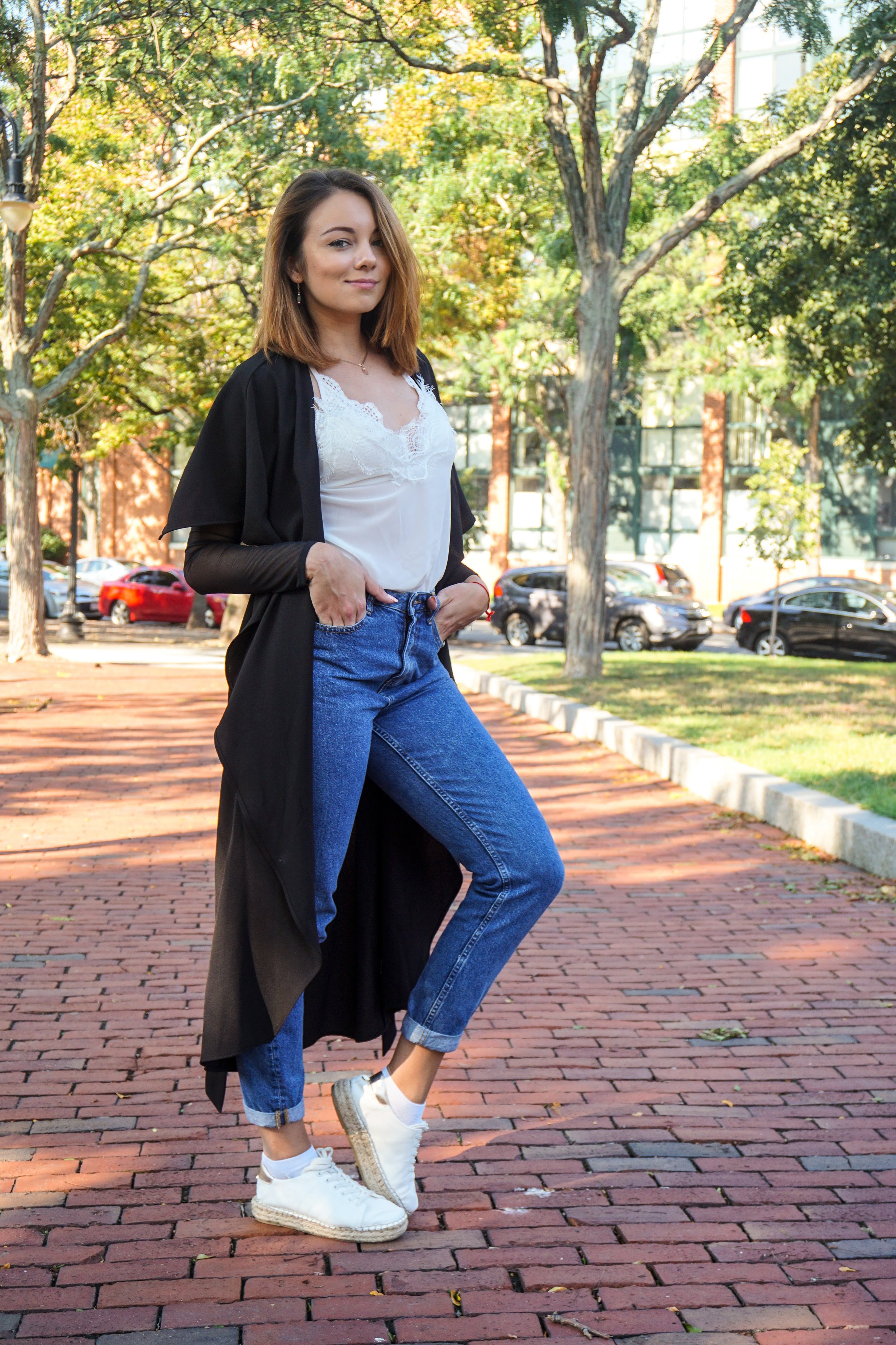 3 Terrific Reasons to Have Mom Jeans in Your Closet Life of Ardor